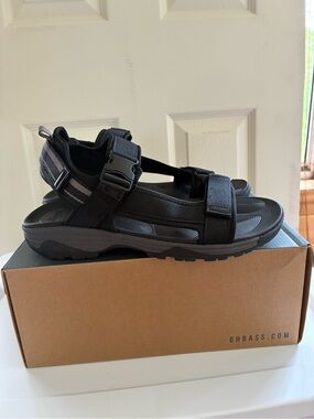 NWT in original Box G. H. Bass Trek Sandals Black Size 12